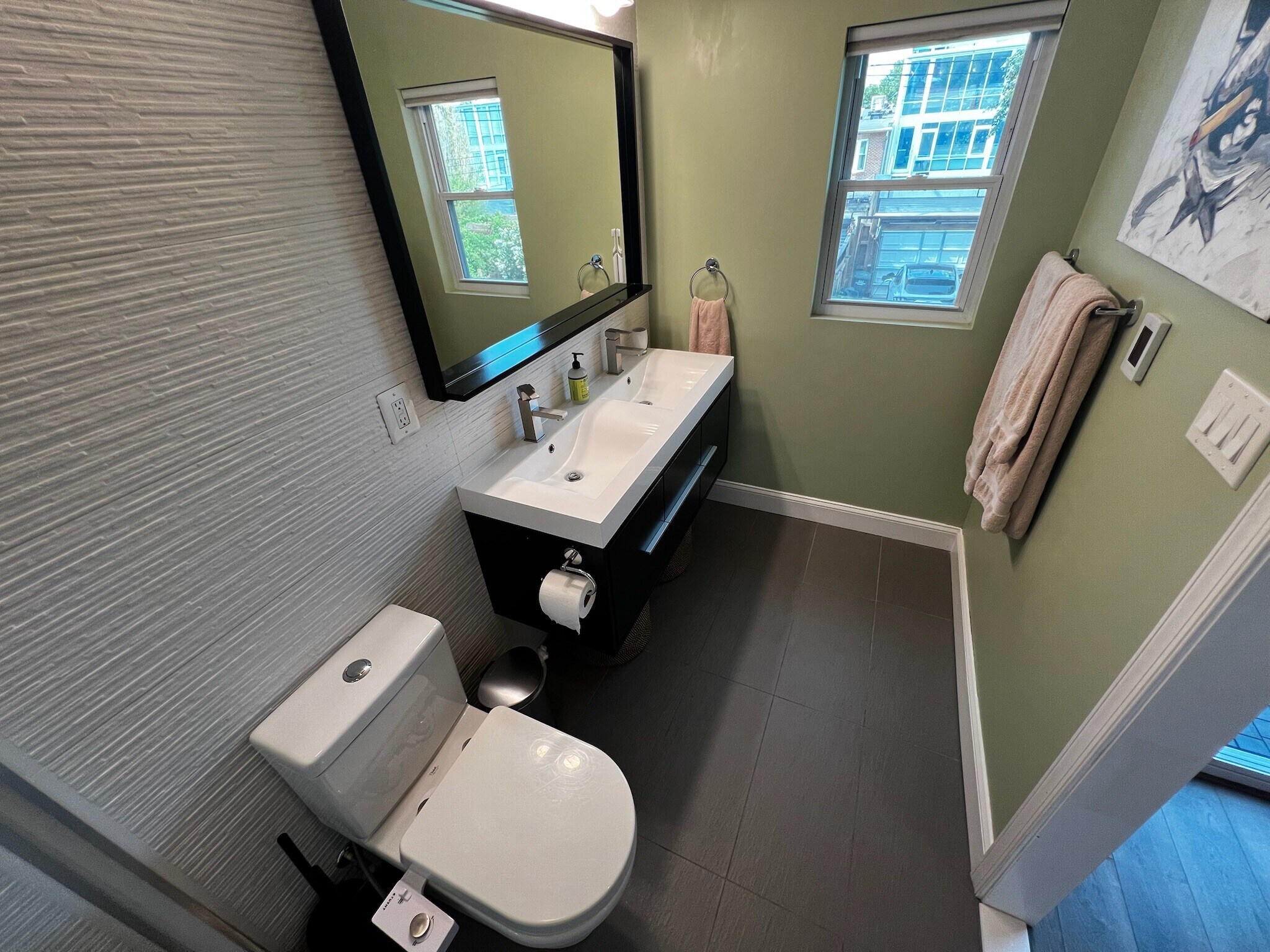 Primary Bathroom en-suite - 435 Ridge St NW