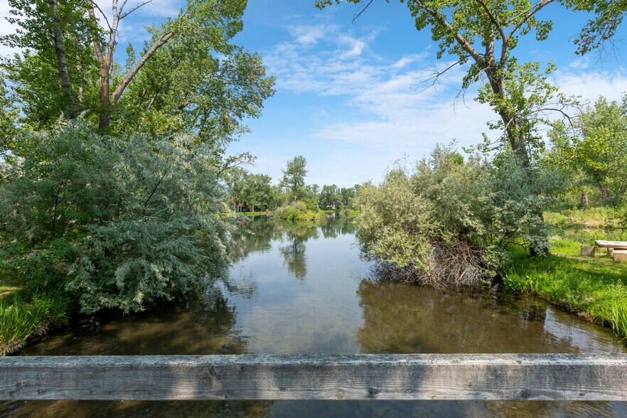 Building Photo - 1923 S Teal Ln