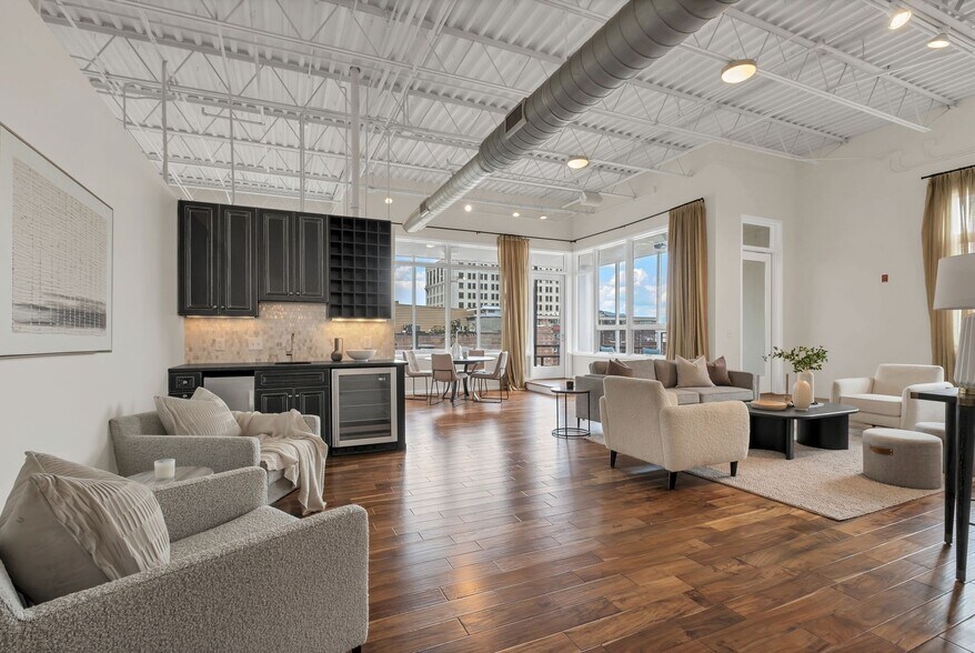 Building Photo - 309 Church St