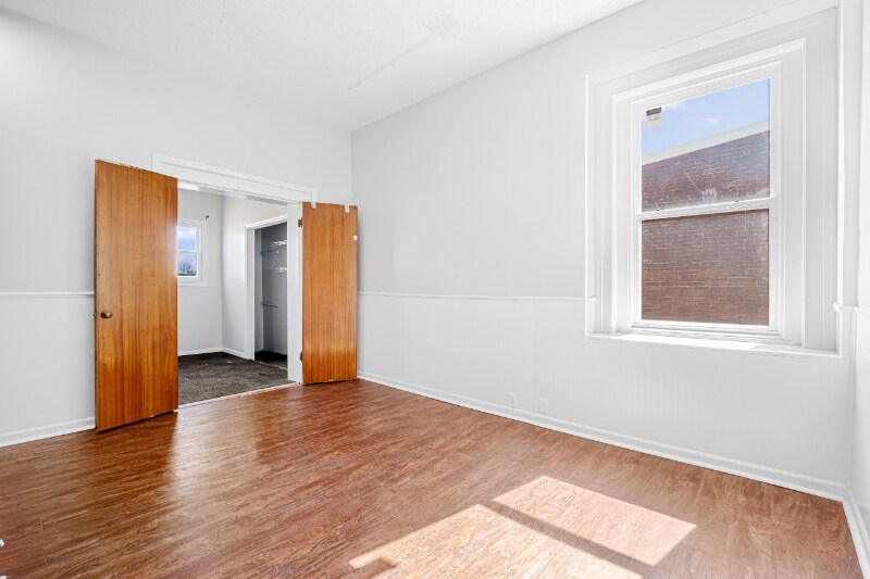 Building Photo - 1033 S Brook St