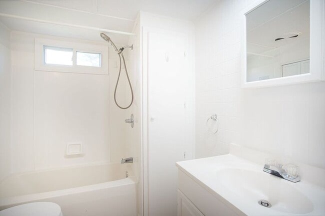 Building Photo - 2401 Westfield St