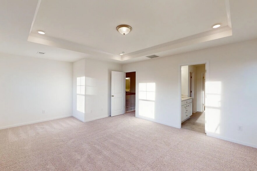 Building Photo - 2129 Clifton Rd