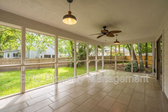 Building Photo - 15 Glenkirk Dr