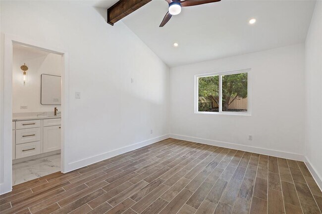 Building Photo - 1111 Spearson Ln