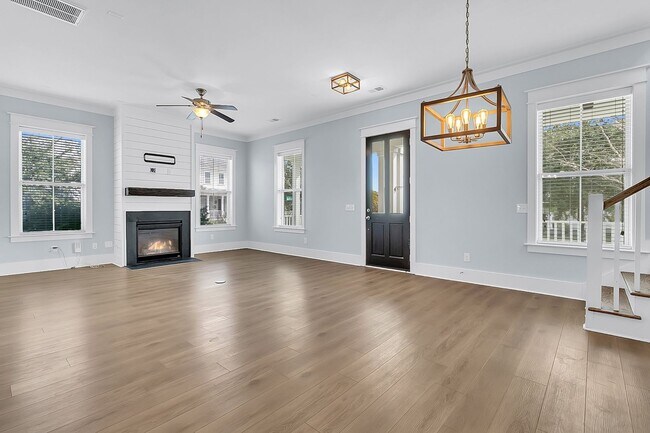Building Photo - Gorgeous Carolina Park Home on a Corner Lot