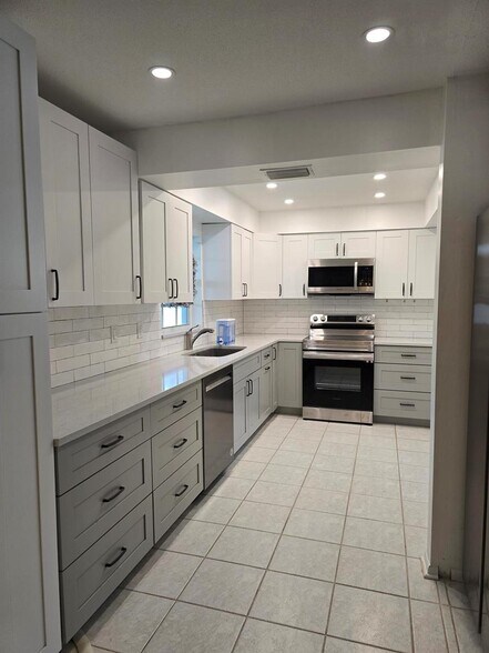 Building Photo - 2672 Rockcrest Ct