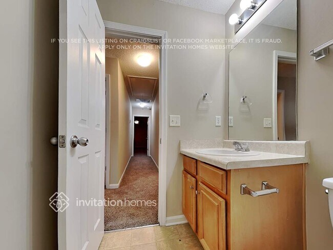 Building Photo - 372 Othello Dr