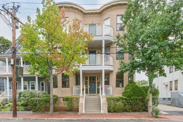 Primary Photo - 129 Lexington Ave