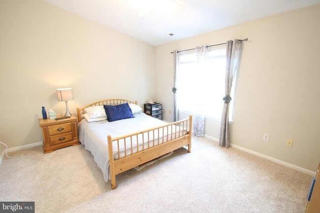 Building Photo - 13728 Valley Oak Cir