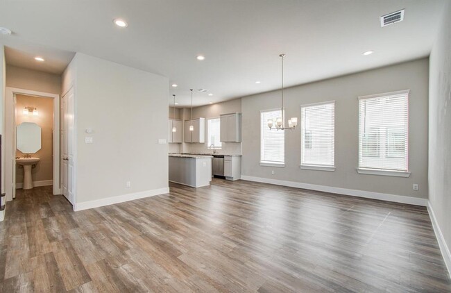 Building Photo - 1741 Cove Cres Ct