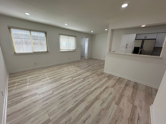 Building Photo - 3 Bedroom 2.5 Bath Townhome near Memorial ...