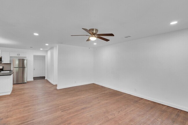 Building Photo - 6124 Sundown Dr