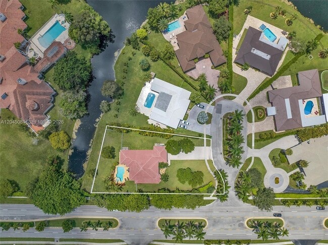 Building Photo - 16310 Paddock Ln