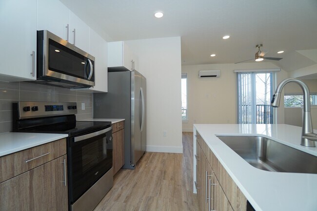 Building Photo - 4622 N Iota Ln