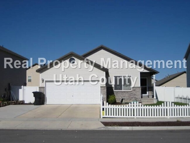 Building Photo - Spanish Fork Home