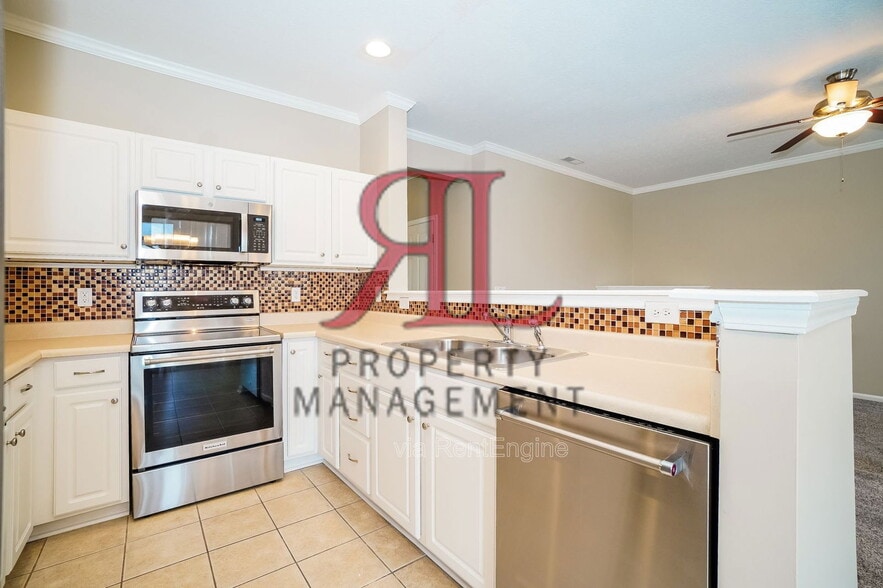 Building Photo - 106 Portrait Cir