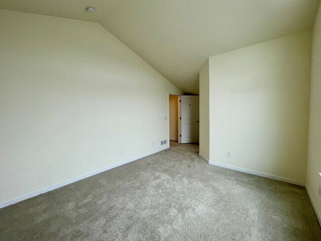 Building Photo - 2873 S Fox St