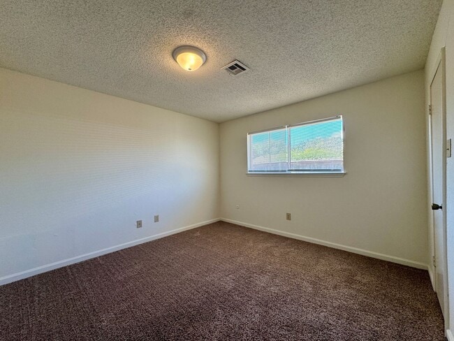 Building Photo - Duplex