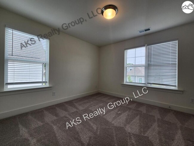 Building Photo - 838 Griffin Park Cir