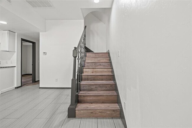 Building Photo - 2136 SW 23rd St
