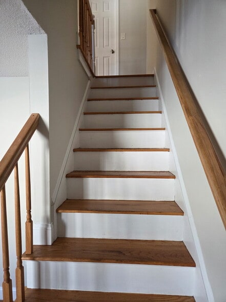 Building Photo - 201 Regan Rd