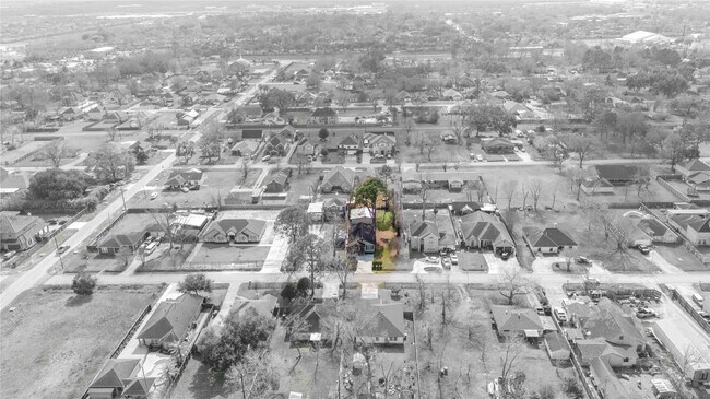 Building Photo - 8214 Peekskill Ln