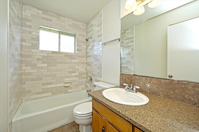 Building Photo - 6509 Skycrest Dr