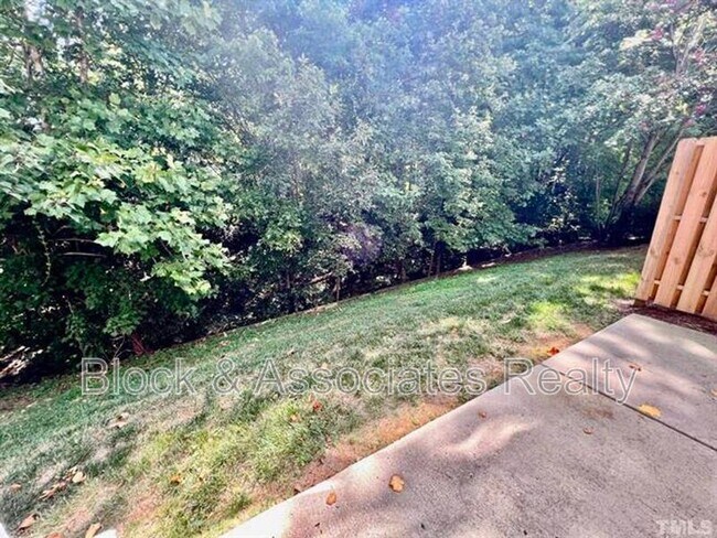 Building Photo - 412 Canyon Lake Cir