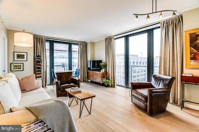 Building Photo - 631 D St NW