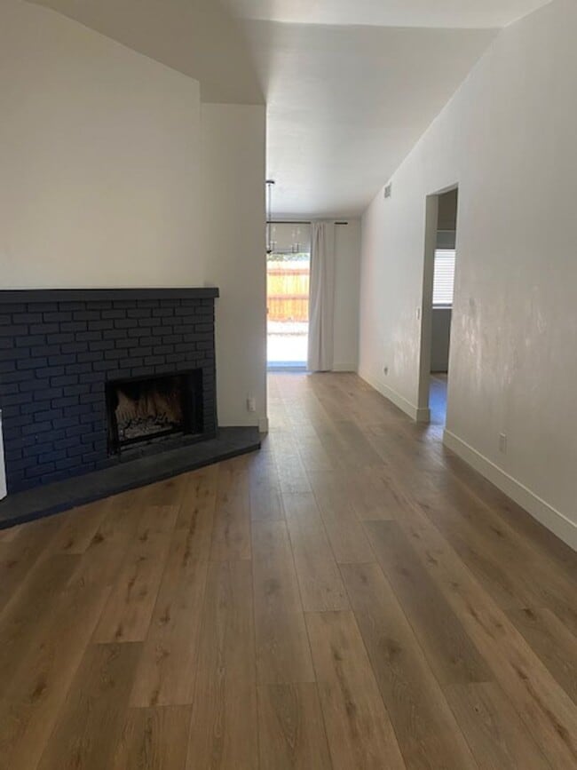 Building Photo - 2BR/2BA Duplex for rent!!!