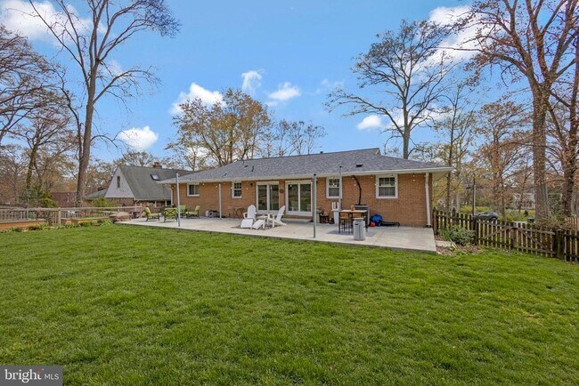 Building Photo - 3113 Woodland Ln