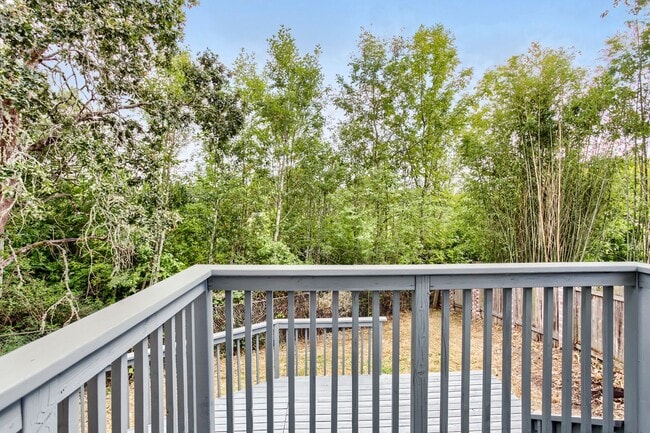 Building Photo - 3BR/2.5BA Two-Story Home in Bethany/NW Portland — Expansive Backyard Deck, Fully Fenced Yard & 2-...