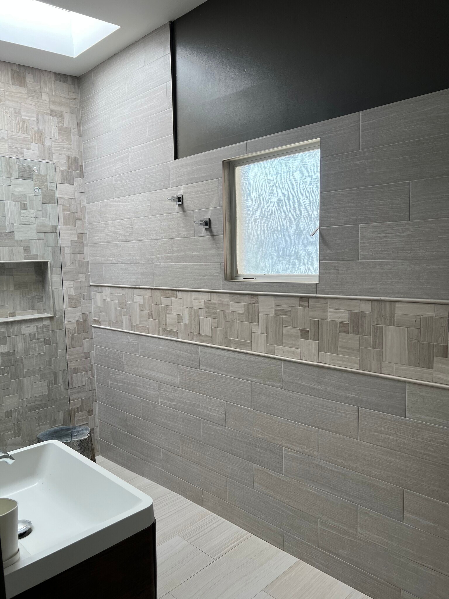 Building Photo - 5177 Carlingford Ave