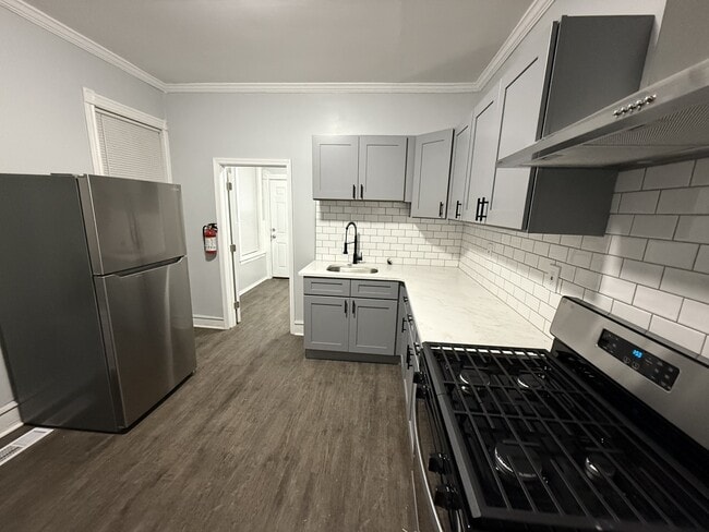 Building Photo - 1006 Spruce St