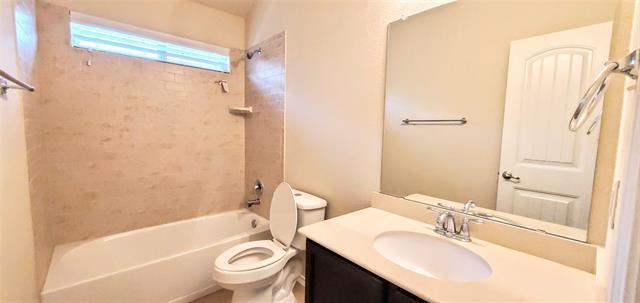 Building Photo - 925 Westfield Dr