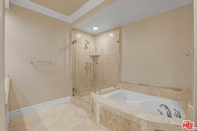 Building Photo - 850 Croft Ave