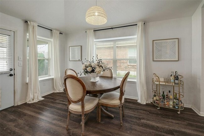 Building Photo - 1115 Petroglyph Trail