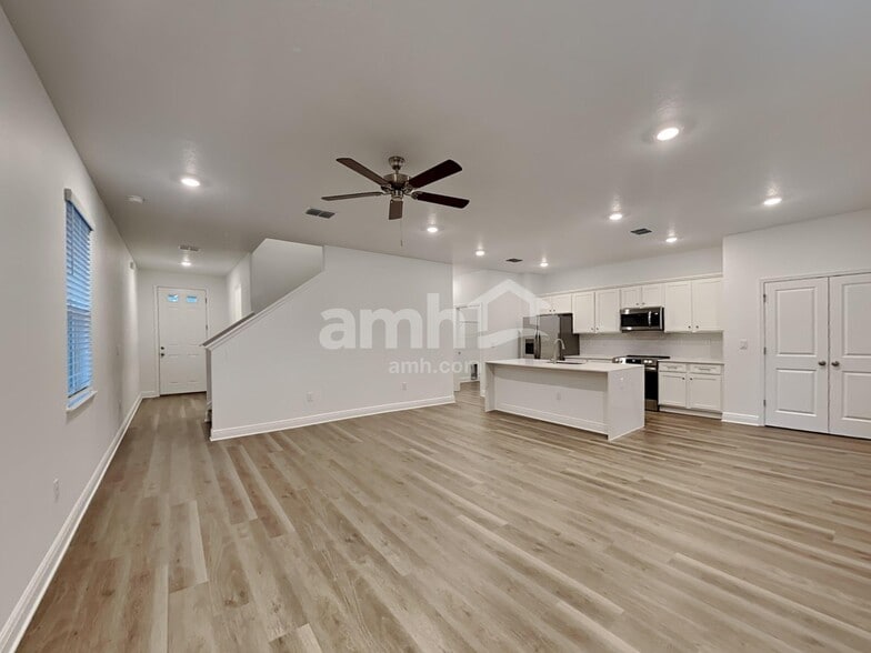 Building Photo - 6655 Atlantic Bch Ave