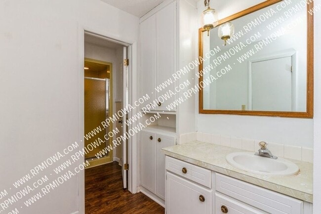 Building Photo - 2722 Park Ave