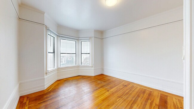 Building Photo - 216 4th Ave