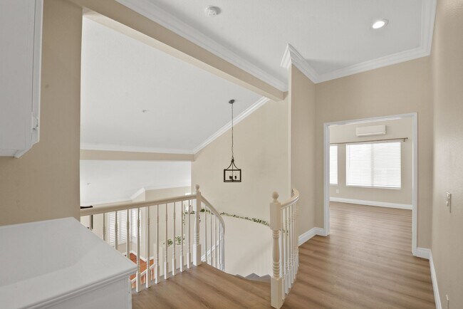 Building Photo - Stunning 4BR/3BA in Central Park Featuring Main-Level Bedroom & Bath!