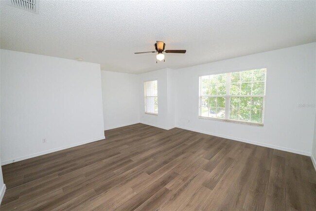 Building Photo - 202 Walnut Crest Run