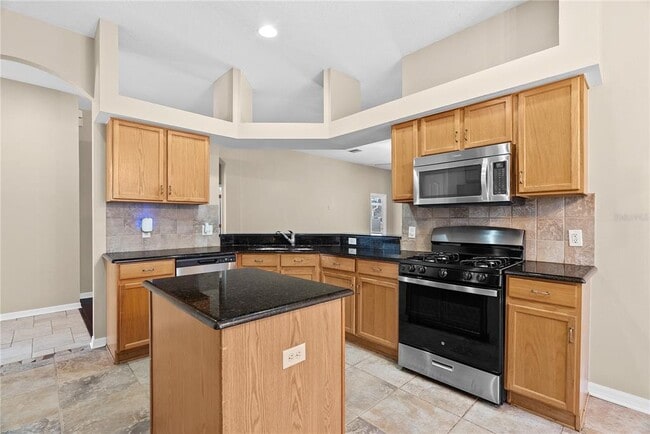 Building Photo - 4830 Sky Blue Dr