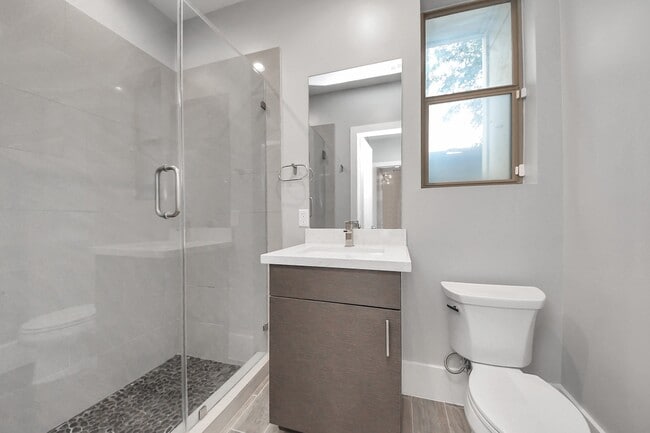 Building Photo - 3204 Sherman St