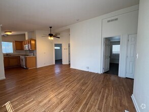 Building Photo - SDS T 4005