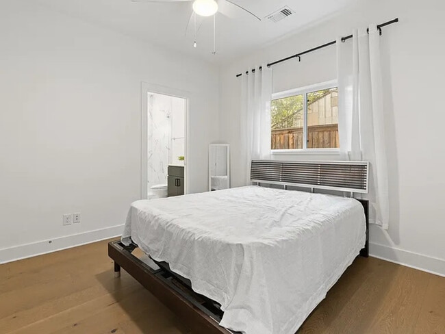 Building Photo - 2825 Townsend Dr