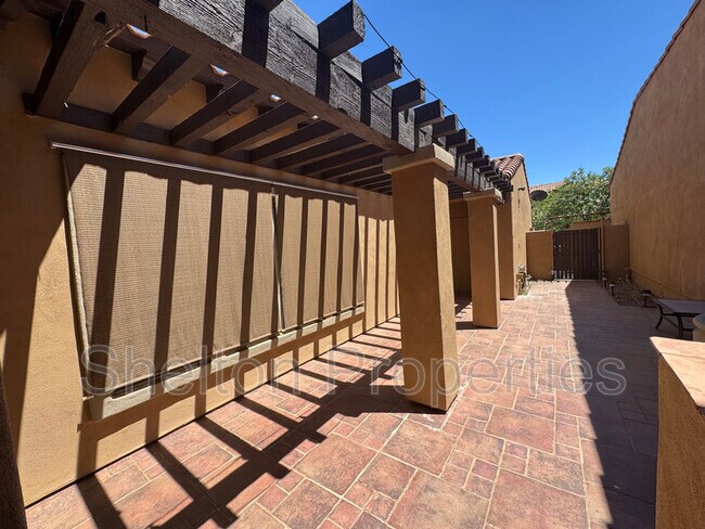 Building Photo - 21163 W Sunrise Ln
