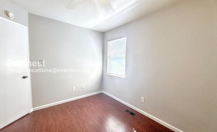 Building Photo - 1100 Cotton Ave SW