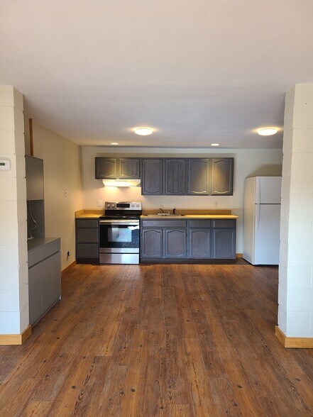 Building Photo - 1302 Colorado Blvd