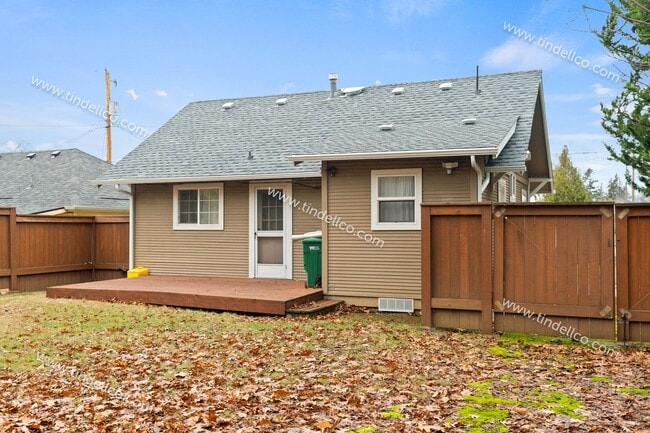 Building Photo - Darling 2 Bedroom North Tabor Home With Of...